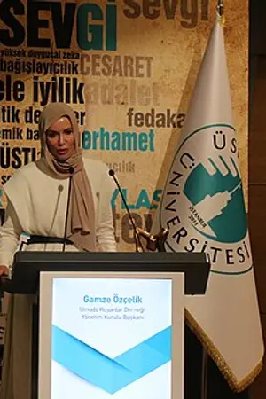 Gamze Özçelik