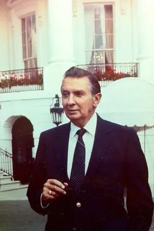 Robert E Thompson
