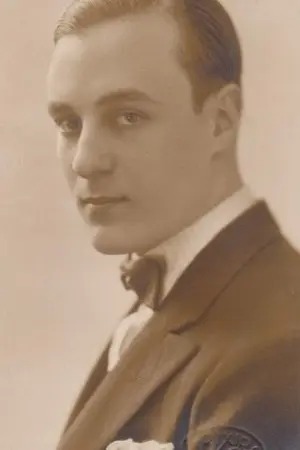 Ernesto Raquén