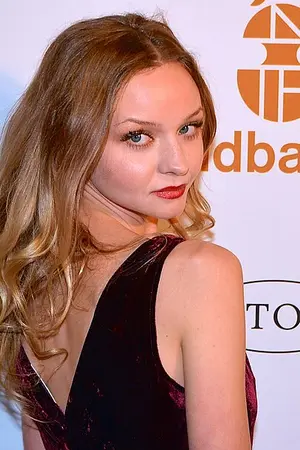Анна Остром