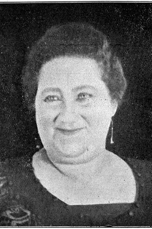 Adriënne Solser