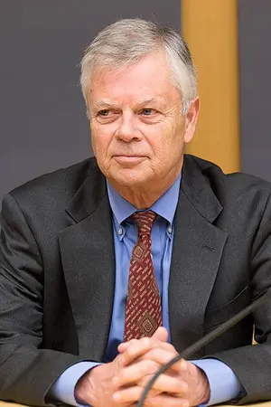 Stephen Kinzer