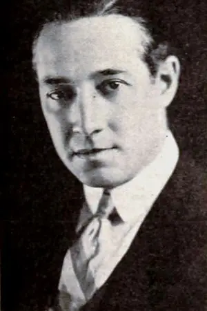 Elliott Dexter