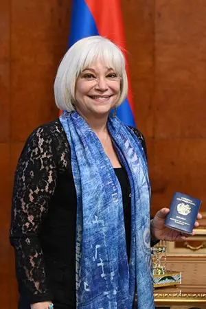 Нора Армани