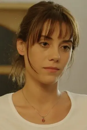 Cansu Dere