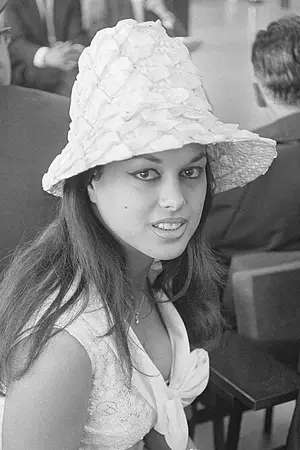 Aliza Gur