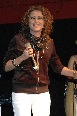 Anna David