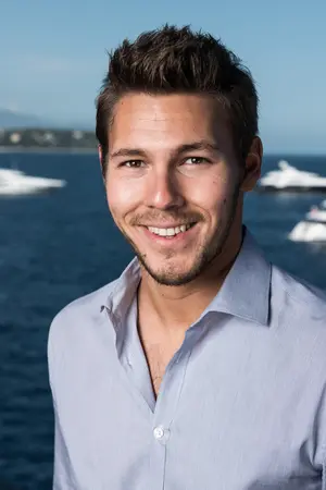 Scott Clifton