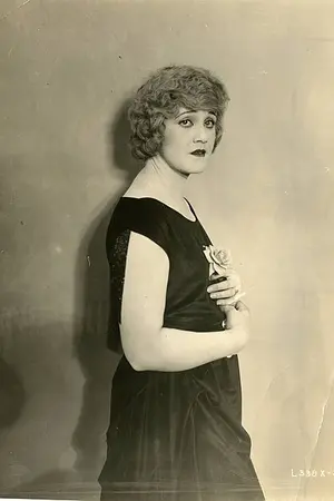 Maude Wayne