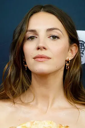 Ella Hunt