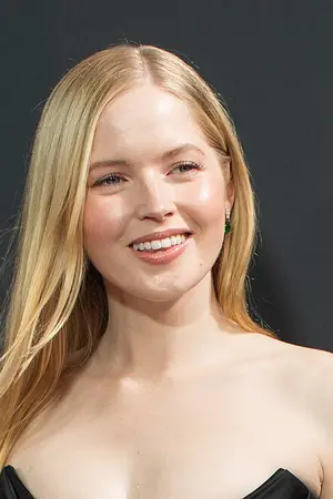 Элли Бамбер