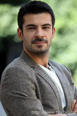 Rüzgar Aksoy