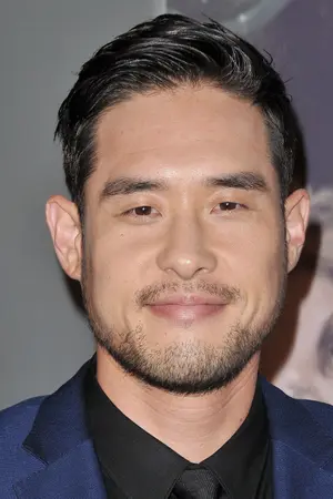 Raymond Lee