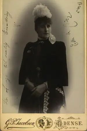 Элла Ла Кур