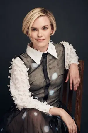 Kari Wahlgren