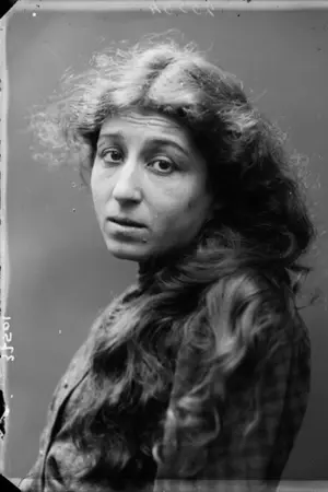 Bella Starace Sainati