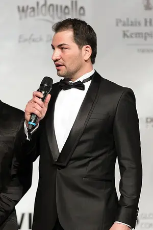 Bülent Sharif