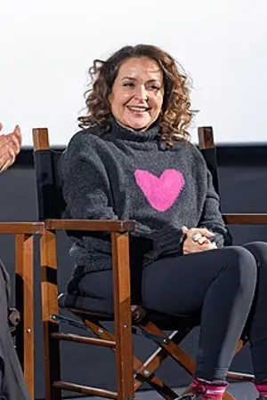 Julia Sawalha