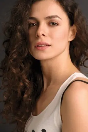 Özge Özpirinçci