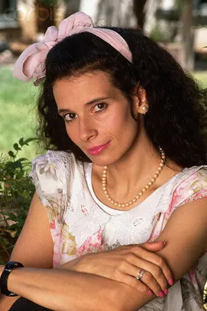 Theresa Saldana