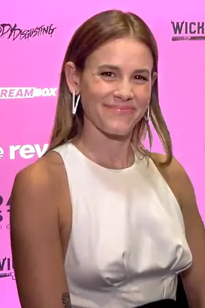 Sosie Bacon