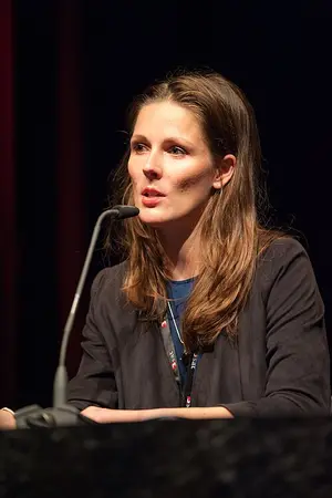 Lin Sternal