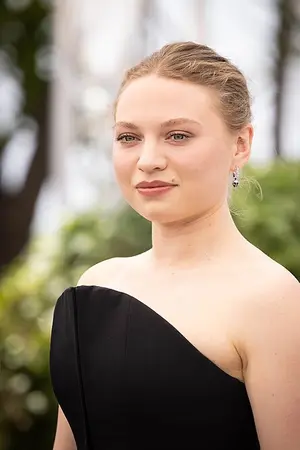 Mia Threapleton