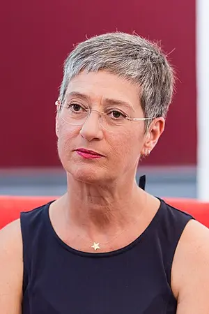 Ayfer Tunç