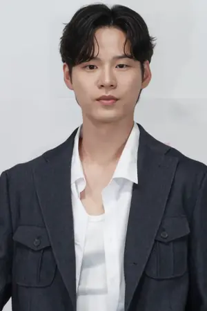 Yoon Ji-on