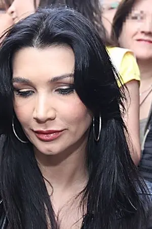 Луиза Корна