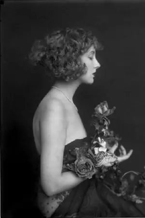 Helen Lee Worthing
