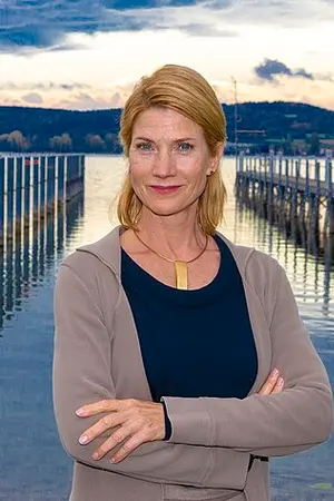 Astrid M. Fünderich