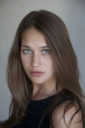 Lola Kirke