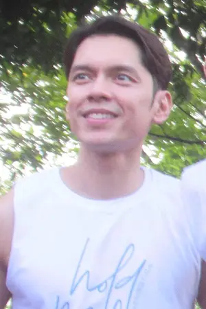 Carlo Aquino