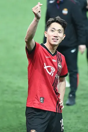 Kang Sang-woo