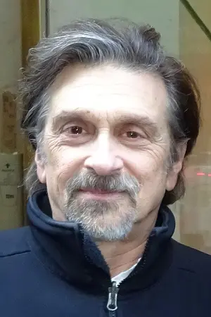 Деннис Буцикарис