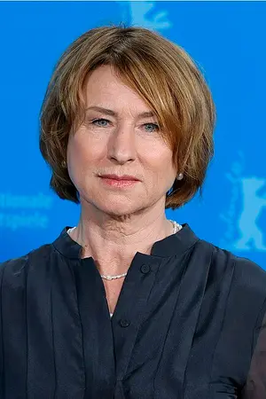 Коринна Харфух