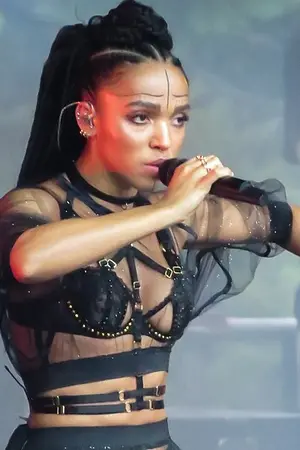 FKA twigs