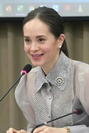 Lucy Torres