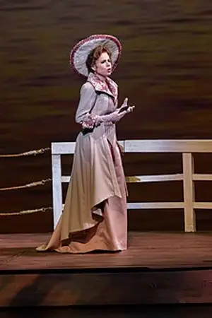 Ana María Martínez