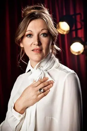 Iris Van Straten