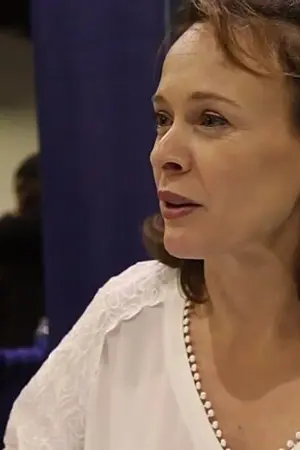Tami Stronach
