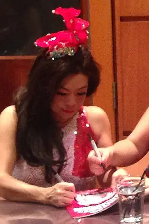 Selena Tan