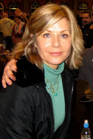 Glynis Barber