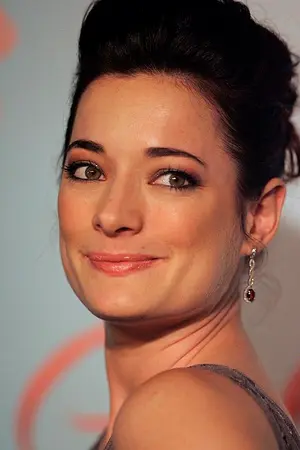 Laura Michelle Kelly