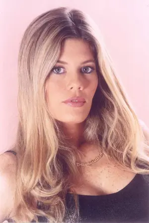 Lorna Paz