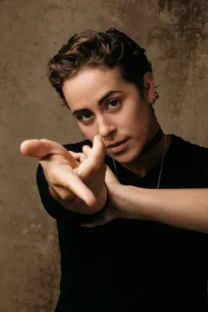 Iris Menas