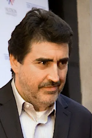Альфред Молина