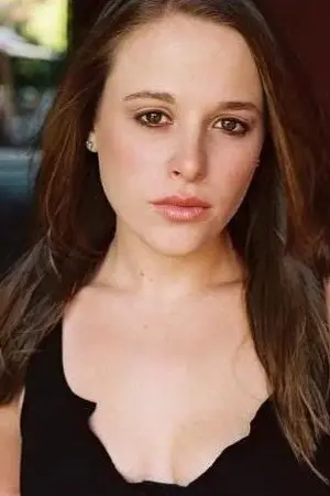 Cara DeLizia