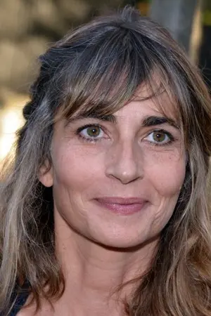 Emmanuelle Bach